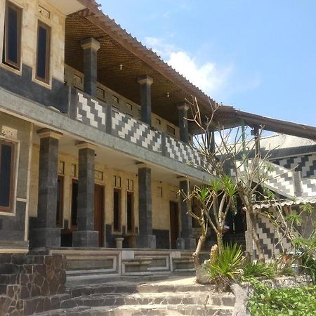 Hotel Kampoeng Drini Brono Exteriör bild